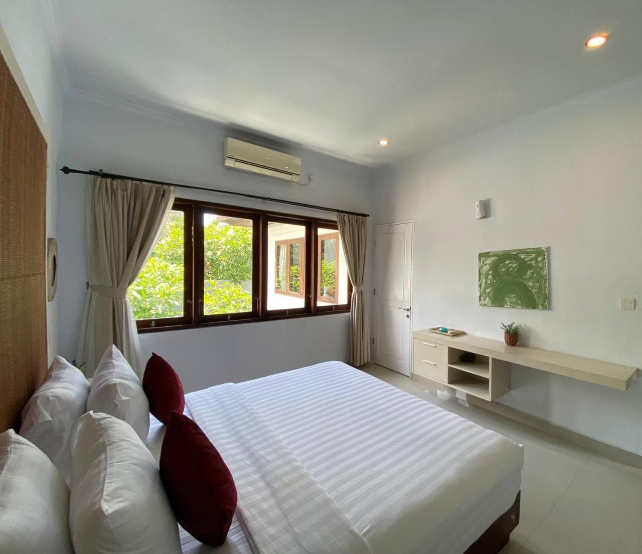 Lisa Dedaries Villa Seminyak Exteriör bild