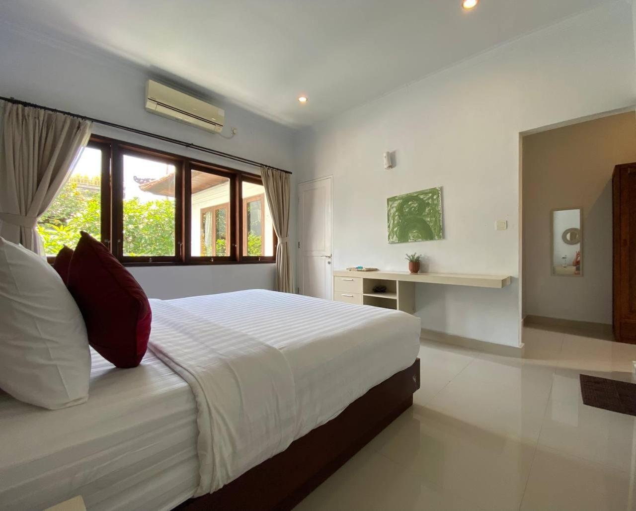 Lisa Dedaries Villa Seminyak Exteriör bild